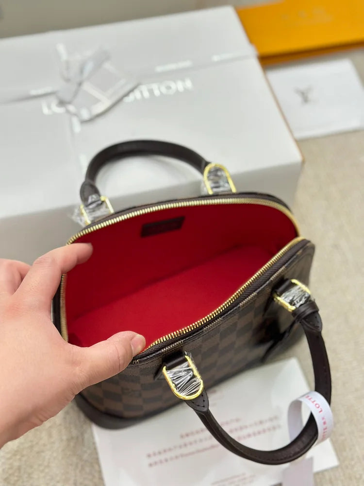 l alma bb new arrival bag size: 24×18cm
