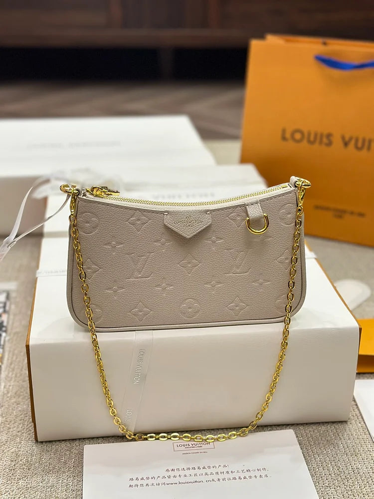Louis Easy Pouch on Strap bag size : 22 * 13cm