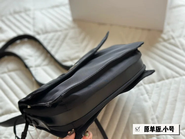 Pra invites x Cini Boeri bag