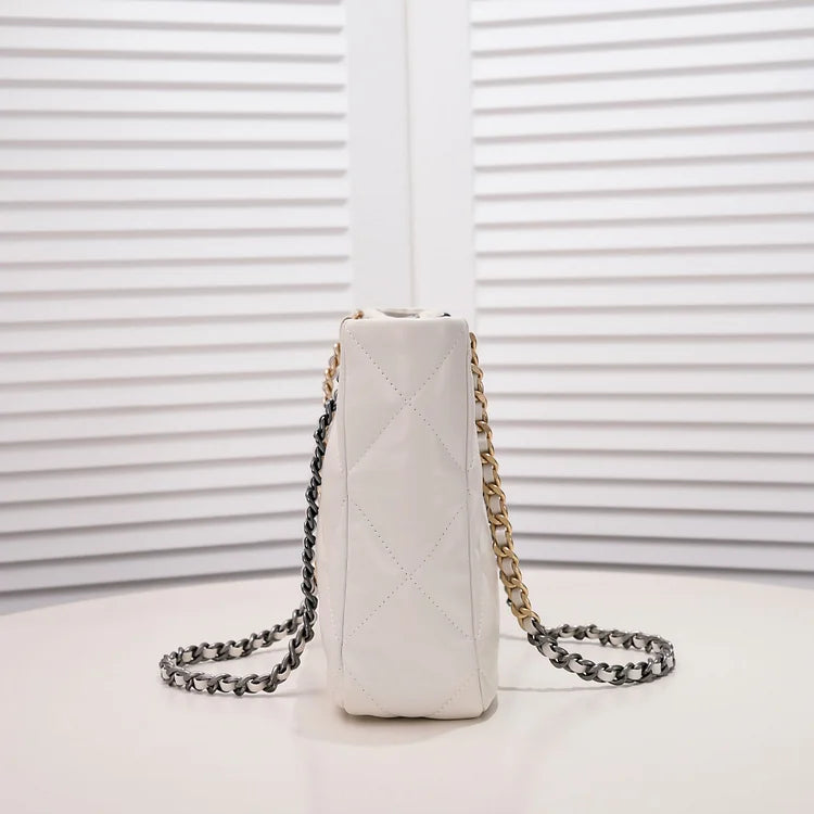 CC 22B 19BAG Tote