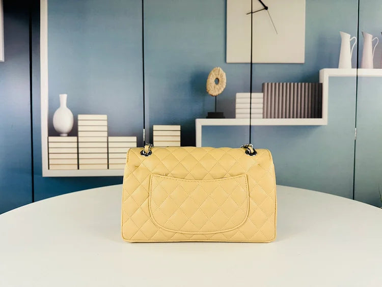 CC Classic Flap caviar leather 25 cm