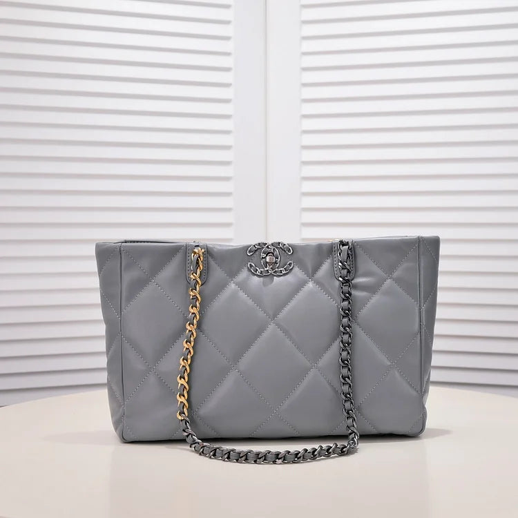 CC 22B 19BAG Tote