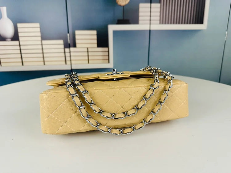 CC Classic Flap caviar leather 25 cm