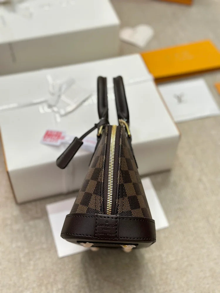 l alma bb new arrival bag size: 24×18cm