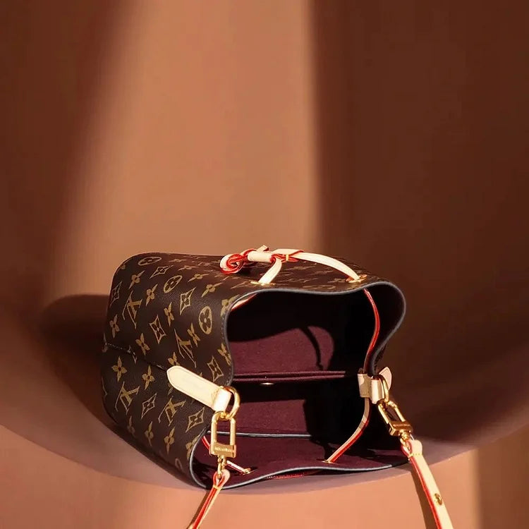 Louis neonoe bb mini bag size : 20×20×13 cm