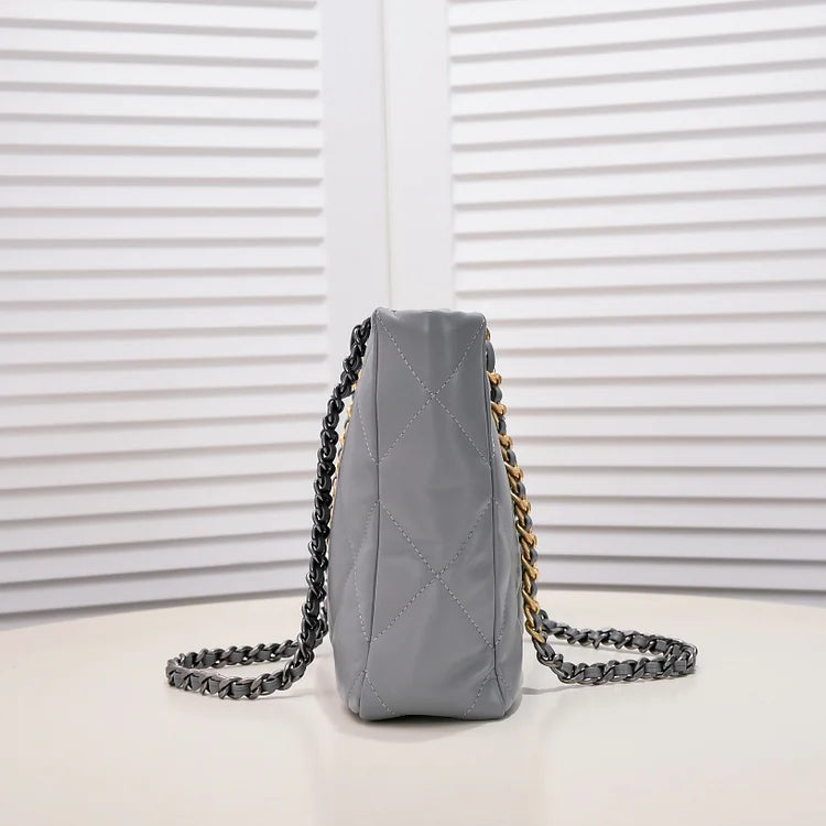 CC 22B 19BAG Tote