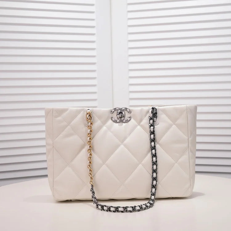 CC 22B 19BAG Tote