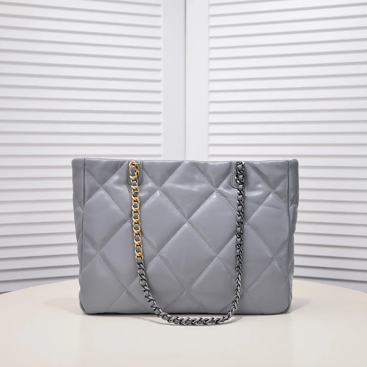 CC 22B 19BAG Tote