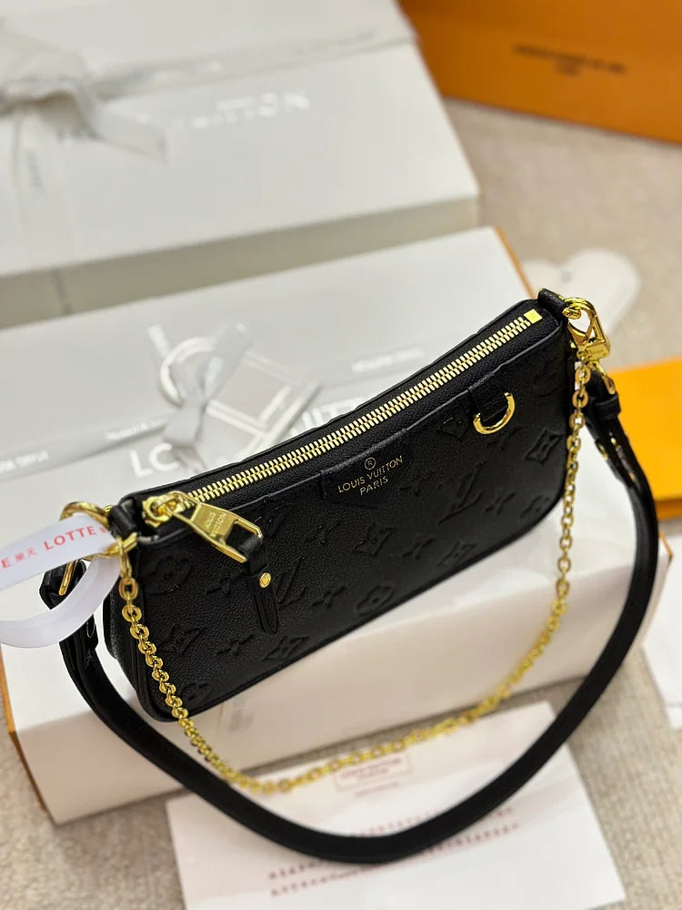 Louis Easy Pouch on Strap bag size : 22 * 13cm