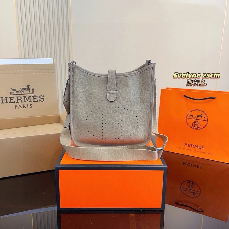 H Evelyne new arrival size : 25*9*26cm