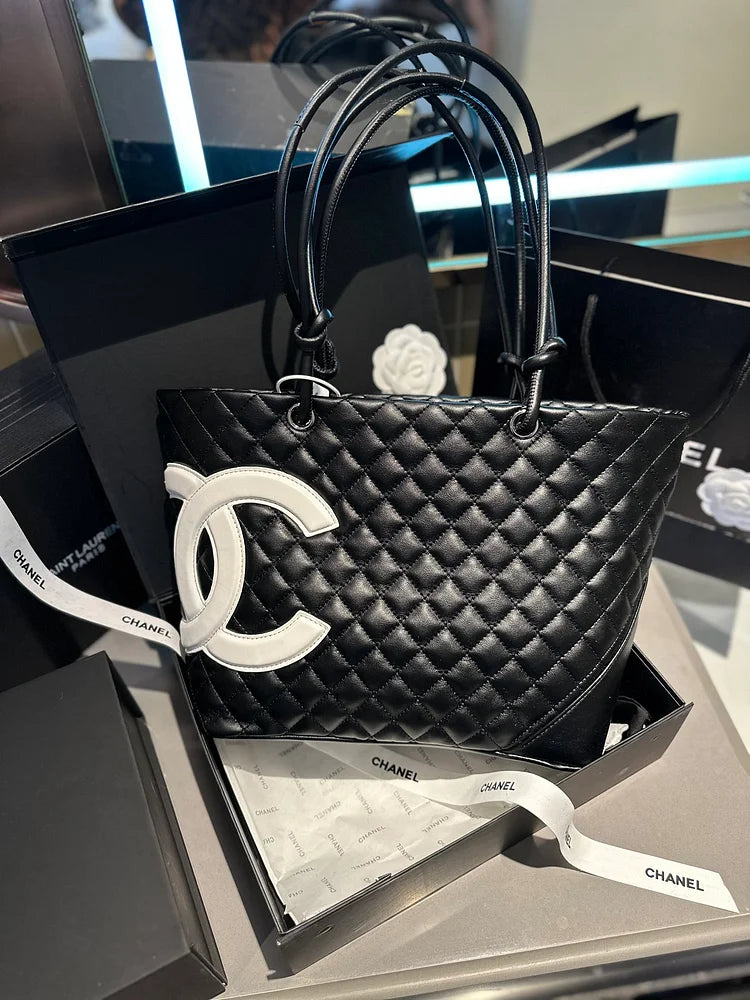 CC grand shopping tote size: 28cm