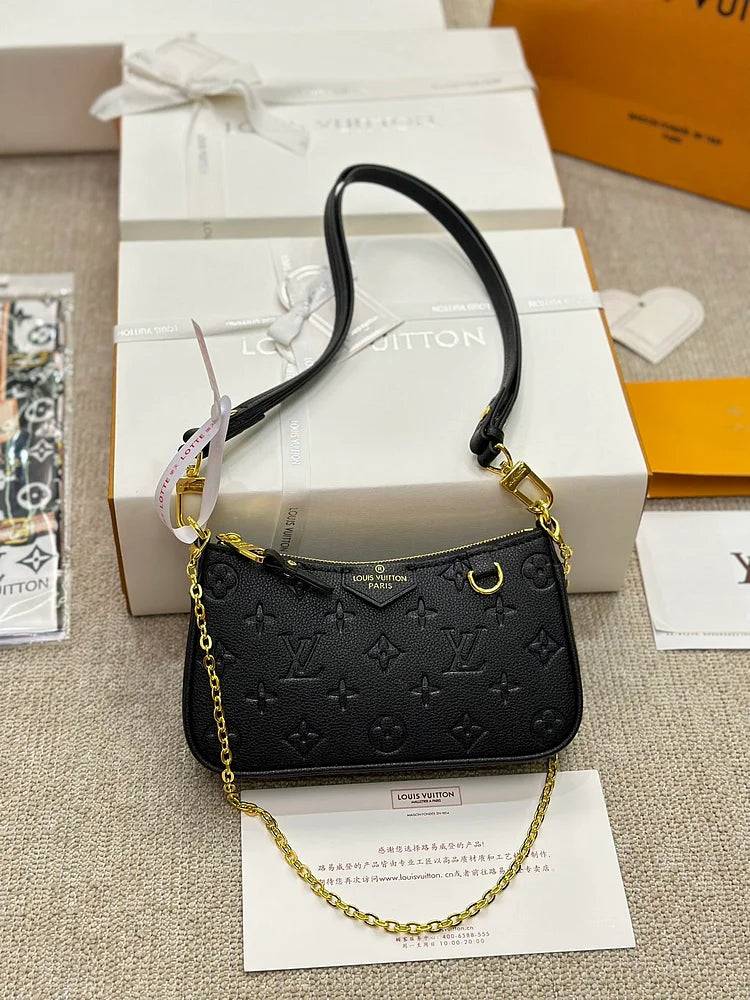 Louis Easy Pouch on Strap bag size : 22 * 13cm