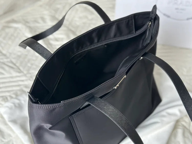 Pra new arrival tote bag size : 34 * 29cm