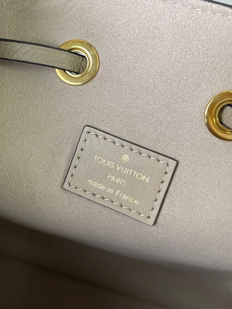 LOUIS Monogram Empreinte NeoNoe bag size : 26.0 x 26.0 x 17.5cm