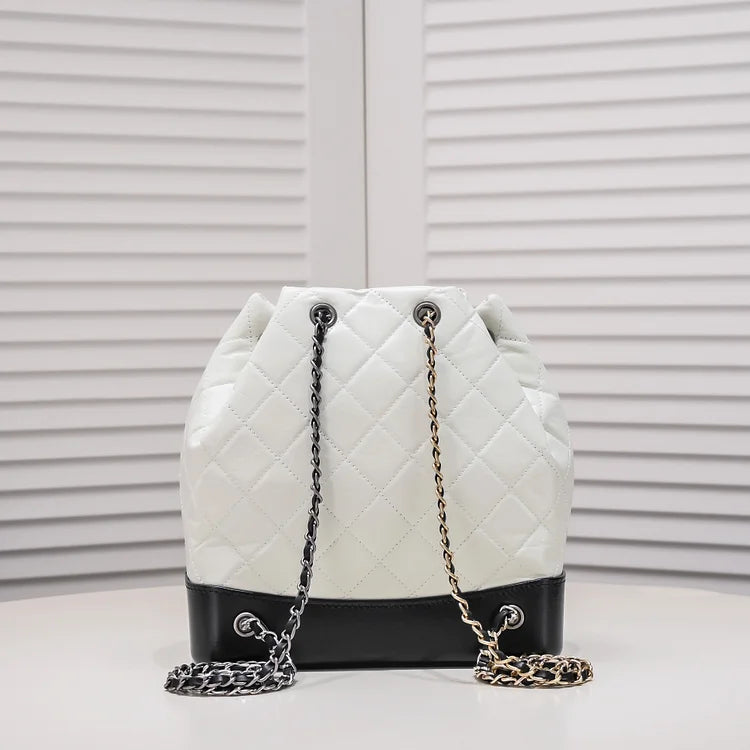 CC 17 Gabrielle backpack size : 24*23*11.5cm