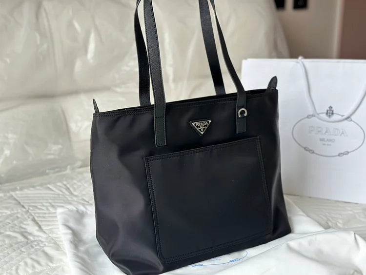 Pra new arrival tote bag size : 34 * 29cm