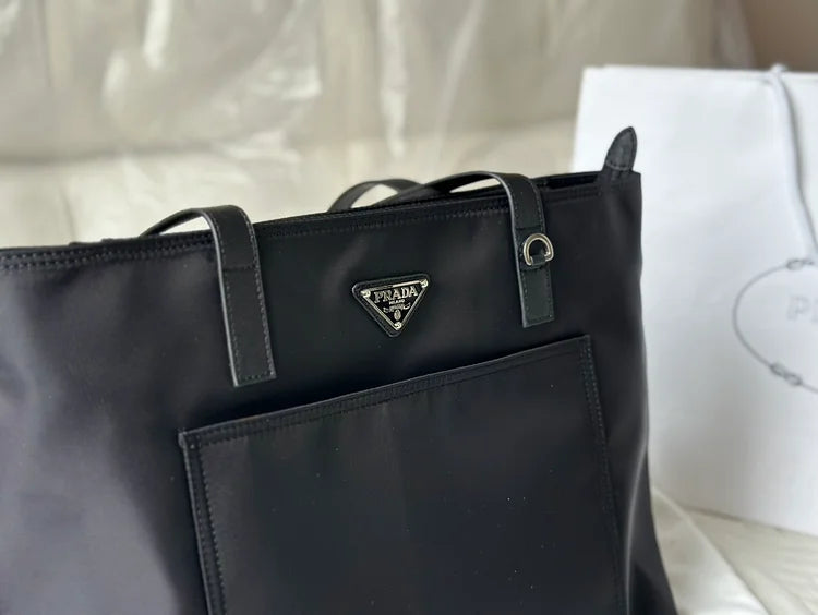 Pra new arrival tote bag size : 34 * 29cm
