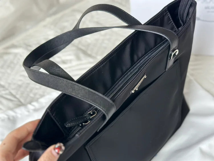 Pra new arrival tote bag size : 34 * 29cm