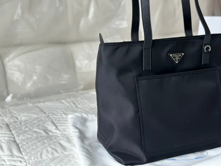 Pra new arrival tote bag size : 34 * 29cm