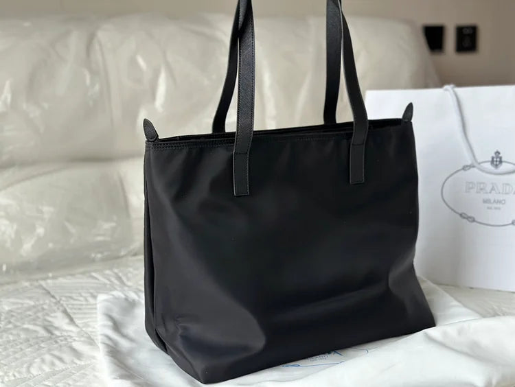 Pra new arrival tote bag size : 34 * 29cm