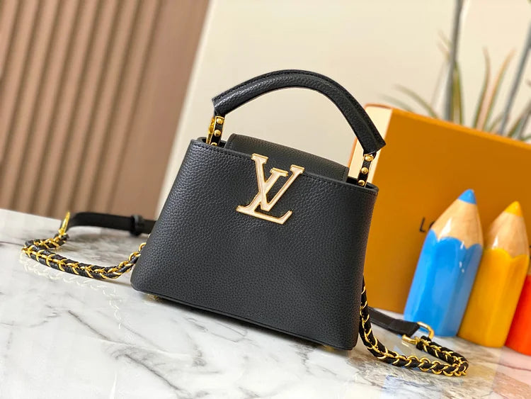 Louis Milky Way Capucines BB Taurillon leather M23082 size: 21×14×8cm