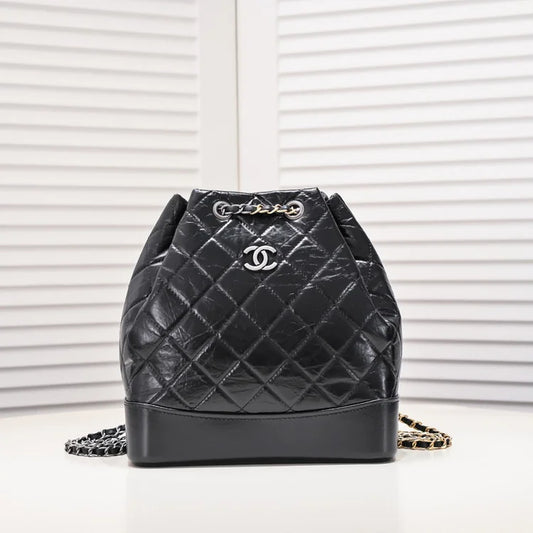 CC 17 Gabrielle backpack size : 24*23*11.5cm
